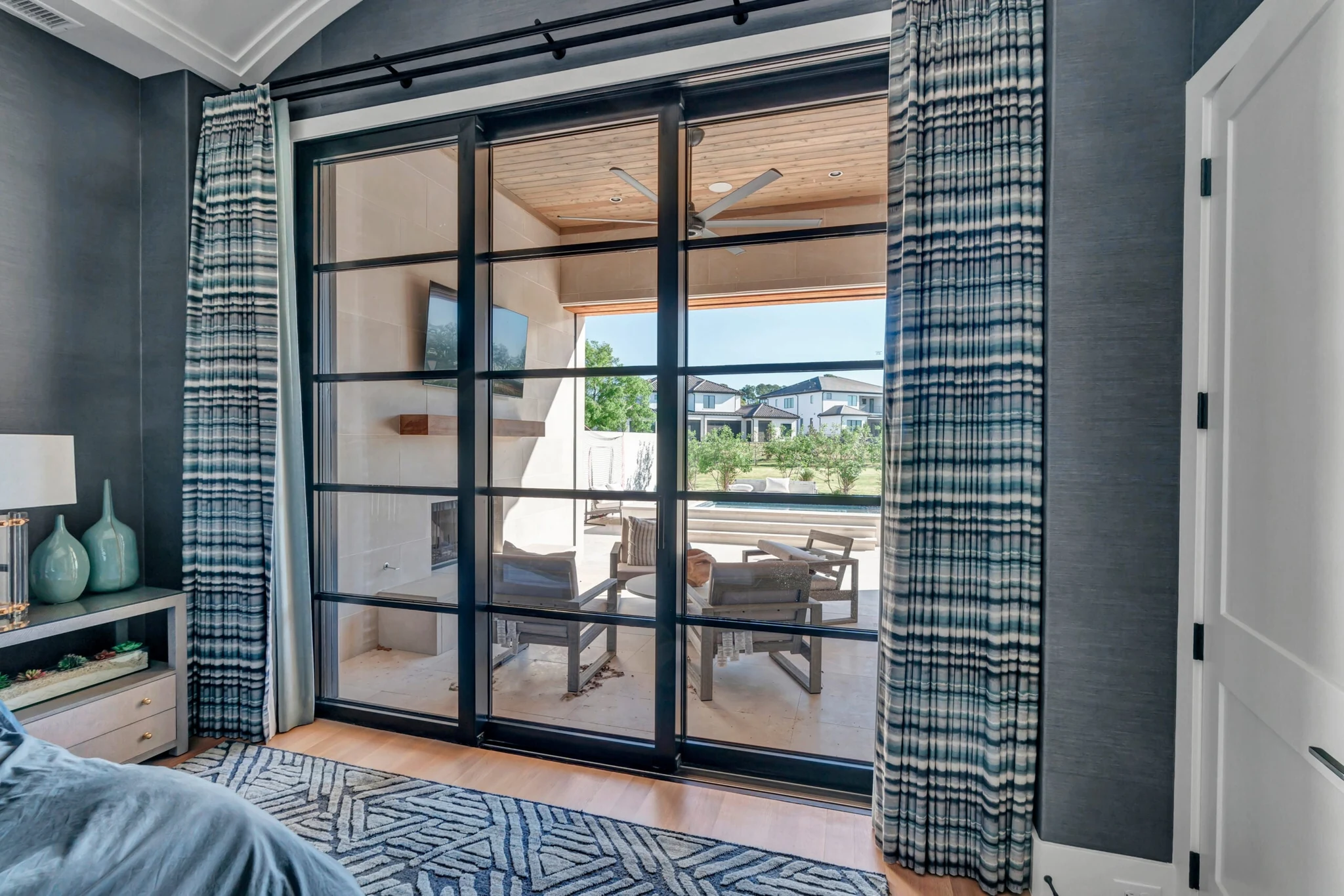 Aluminum four panel lift and slide door with grid pattern