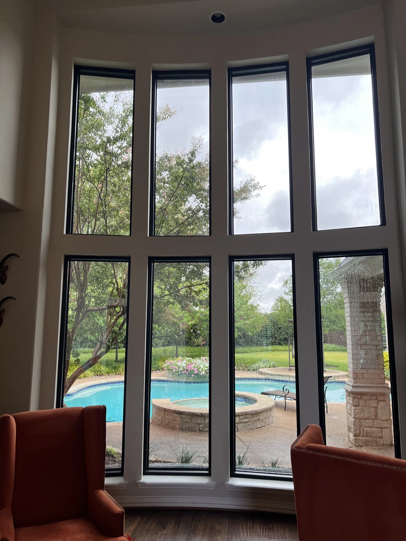 Black aluminum curved windows